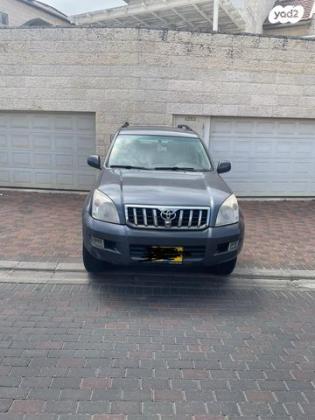 טויוטה לנד קרוזר ארוך 4X4 Luxury אוט' דיזל 8 מק' 3.0 (173 כ''ס) דיזל 2007 למכירה בירושלים