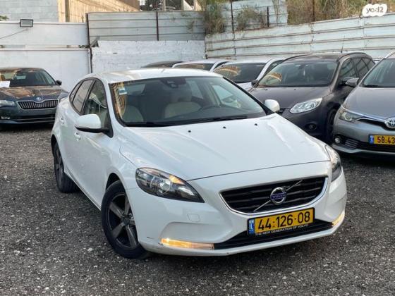 וולוו V40 T4 Kinetic אוט' 2.0 (190 כ"ס) בנזין 2016 למכירה בנתניה