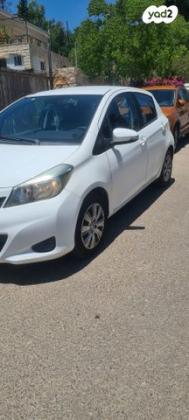 טויוטה יאריס Sol אוט' 1.3 (99 כ"ס) בנזין 2014 למכירה בבית נקופה