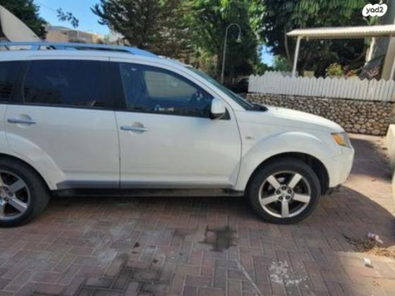 מיצובישי אאוטלנדר 4X4 Sport אוט' 7 מק' 2.4 (170 כ''ס) בנזין 2008 למכירה בתל אביב יפו
