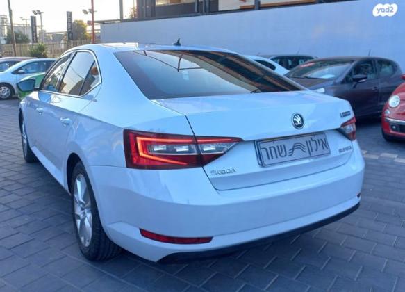 סקודה סופרב (עד 2019) Ambition אוט' 1.8 (180 כ''ס) בנזין 2017 למכירה בחיפה