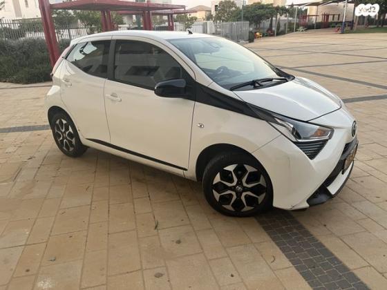 טויוטה אייגו (AYGO) X-Play אוט' 1.0 (72 כ''ס) בנזין 2020 למכירה בכפר יונה