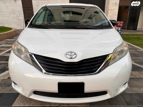 טויוטה סיינה LE אוט' 8 מק' 3.5 (266 כ"ס) בנזין 2015 למכירה בבת ים