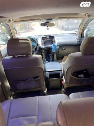 טויוטה לנד קרוזר ארוך 4X4 Luxury אוט' דיזל 7 מק' 3.0 (173 כ''ס) דיזל 2010 למכירה בטירה