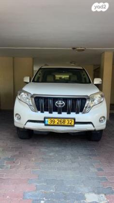 טויוטה לנד קרוזר ארוך 4X4 Luxury אוט' דיזל 7 מק' 3.0 (190 כ''ס) דיזל 2014 למכירה ברמת גן
