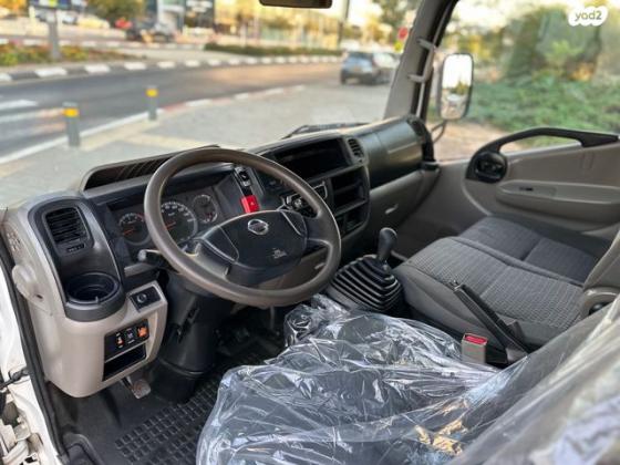 ניסאן קבסטאר דאבל קבינה ידני דיזל 3.0 (150 כ''ס) 3.5 טון דיזל 2009 למכירה בחולון