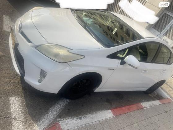 טויוטה פריוס GLI הייבריד אוט' 1.8 (99 כ"ס) בנזין 2014 למכירה בראש העין