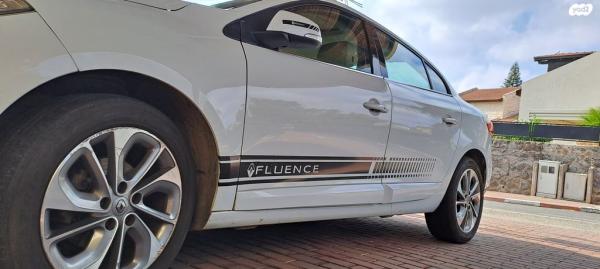 רנו פלואנס Privilege + SR אוט' 1.6 (115 כ''ס) בנזין 2016 למכירה בגבעת אבני