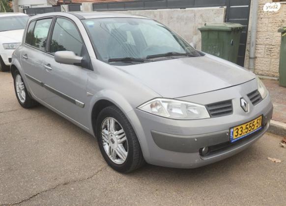 רנו מגאן דור 2 (2004-2010) Privilege אוט' 5 דל' 1.6 (115 כ''ס) בנזין 2004 למכירה בפתח תקווה