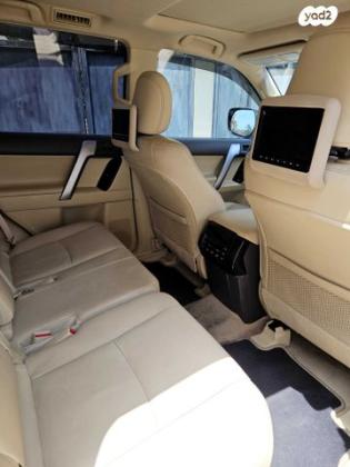 טויוטה לנד קרוזר ארוך 4X4 Luxury אוט' דיזל 7 מק' 2.8 (177 כ"ס) דיזל 2016 למכירה בעתלית