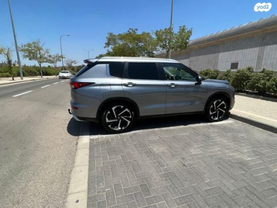 מיצובישי אאוטלנדר Premium אוט' 7 מק' 2.5 (181 כ"ס) בנזין 2021 למכירה במודיעין מכבים רעות