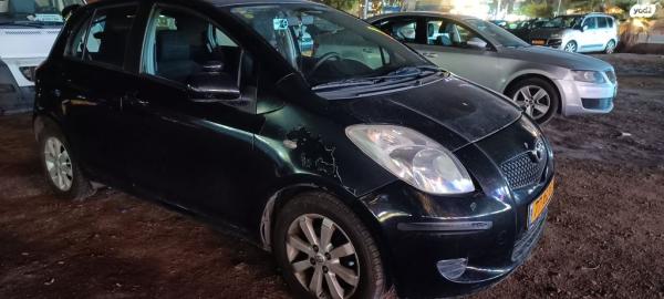 טויוטה יאריס Dynamic רובוטית 1.3 (87 כ''ס) בנזין 2008 למכירה באילת