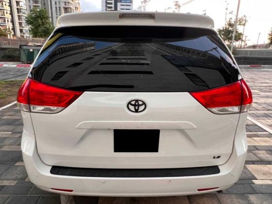 טויוטה סיינה LE אוט' 8 מק' 3.5 (266 כ"ס) בנזין 2015 למכירה בבת ים