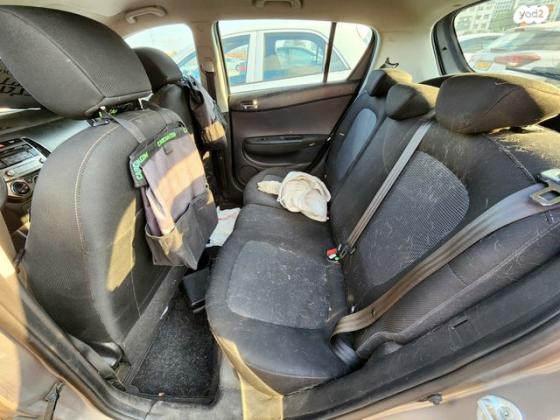 יונדאי i20 Insight אוט' 1.4 (100 כ"ס) בנזין 2013 למכירה בראשון לציון