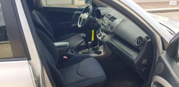טויוטה RAV4 ארוך 4X4 GLI אוט' 2.0 (152 כ''ס) בנזין 2009 למכירה בנהריה