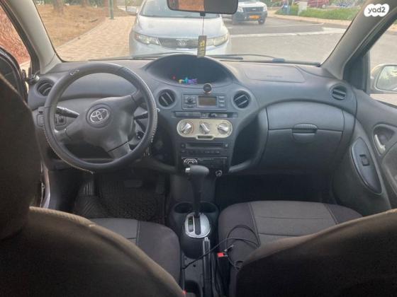 טויוטה יאריס Sol אוט' 1.3 (87 כ''ס) בנזין 2004 למכירה בכפר סירקין