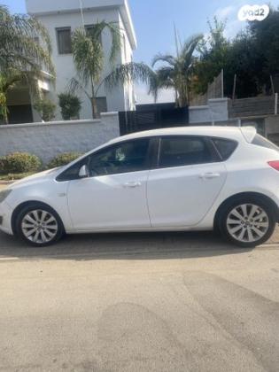 אופל אסטרה Enjoy הצ'בק אוט' 1.4 (140 כ''ס) בנזין 2012 למכירה בשוהם