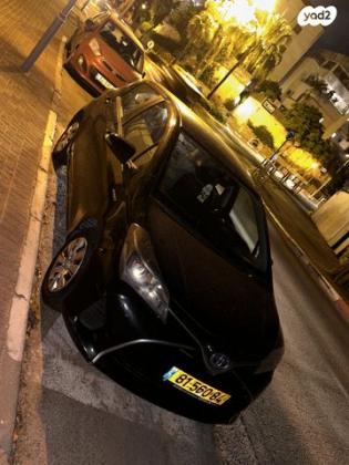 טויוטה יאריס הייבריד Live אוט' 1.5 (74 כ''ס) בנזין 2017 למכירה בכפר סבא