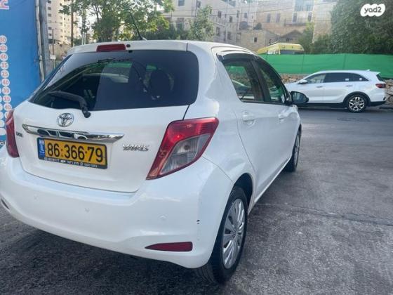 טויוטה יאריס Style אוט' 1.3 (99 כ"ס) בנזין 2013 למכירה בירושלים