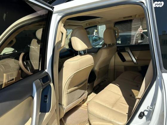 טויוטה לנד קרוזר ארוך 4X4 Luxury אוט' דיזל 7 מק' 3.0 (190 כ''ס) דיזל 2015 למכירה בכפר קאסם