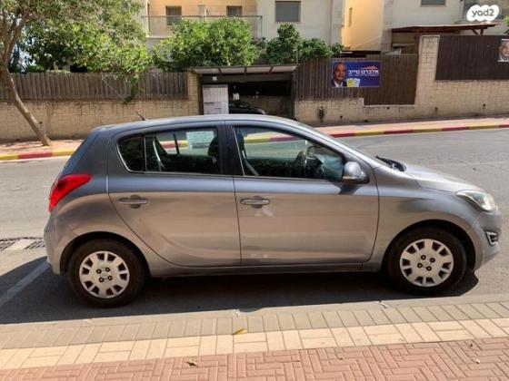 יונדאי i20 Insight אוט' 1.4 (100 כ"ס) בנזין 2013 למכירה בכפר יונה