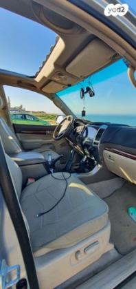 טויוטה לנד קרוזר ארוך 4X4 Luxury אוט' דיזל 8 מק' 3.0 (166 כ''ס) דיזל 2008 למכירה בכפר סבא