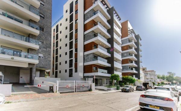 אהבת ציון 3 (שעריה)