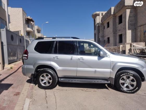 טויוטה לנד קרוזר ארוך 4X4 STD אוט' דיזל 8 מק' 3.0 (173 כ''ס) דיזל 2009 למכירה בכפר תבור
