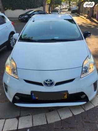 טויוטה פריוס V סטיישן הייבריד אוט' 1.8 (134 כ"ס ) בנזין 2015 למכירה בקרית עקרון