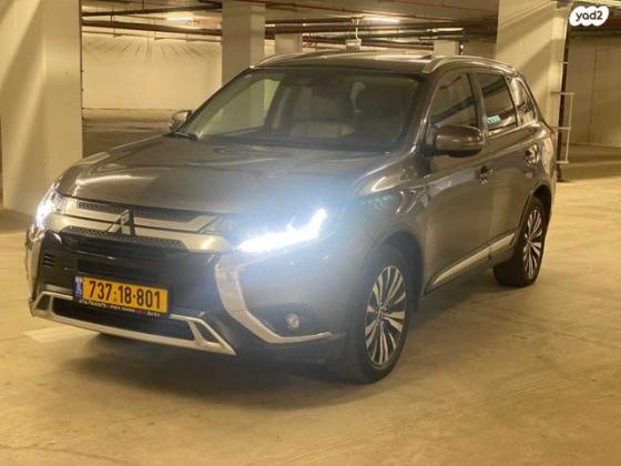 מיצובישי אאוטלנדר Premium אוט' 7 מק' 2.0 (150 כ''ס) בנזין 2019 למכירה בנתניה