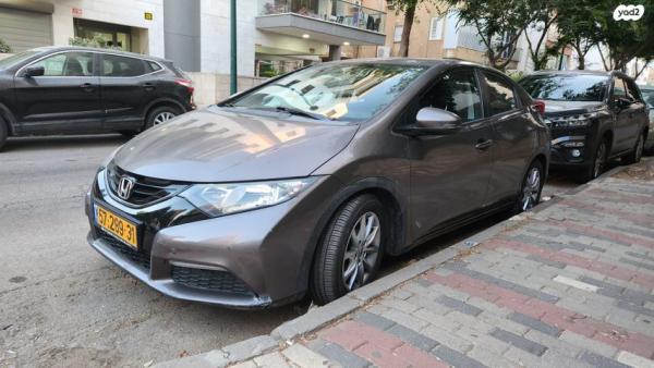 הונדה סיוויק האצ'בק החדשה Comfort ידני 1.8 (142 כ''ס) בנזין 2014 למכירה בפתח תקווה