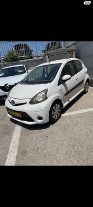 טויוטה אייגו (AYGO) Plus רובוטית 1.0 (69 כ''ס) בנזין 2012 למכירה ברמת השרון