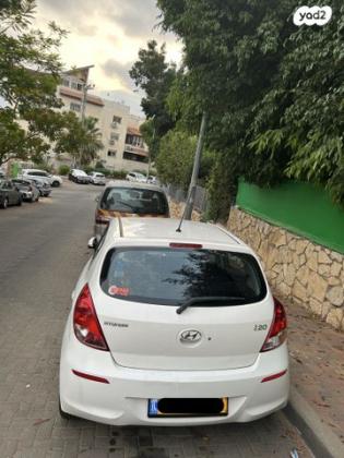 יונדאי i20 Insight אוט' 1.4 (100 כ"ס) בנזין 2013 למכירה בראש העין