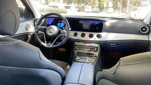 מרצדס E-Class E300E Edition אוט' 2.0 (211 כ''ס) ק'-1 היברידי חשמל / בנזין 2021 למכירה בשוהם