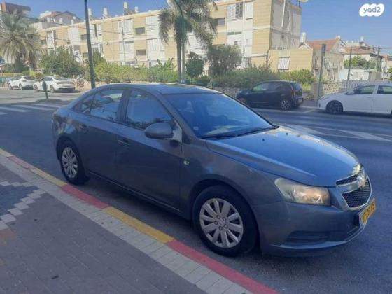 שברולט קרוז LS סדאן אוט' 1.6 (124 כ"ס) בנזין 2011 למכירה בפתח תקווה