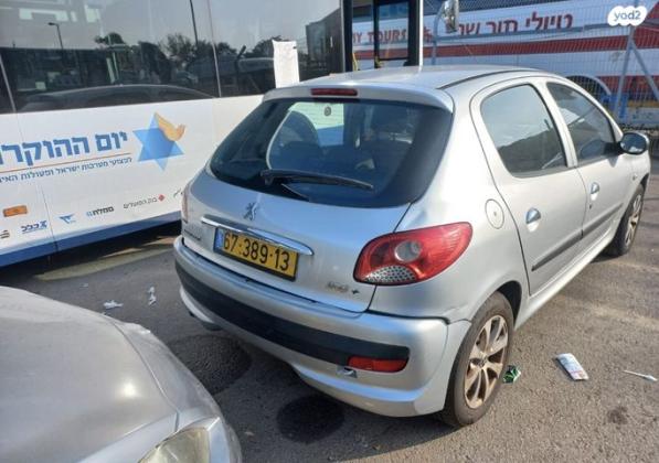 פיג'ו 206 + Urban ידני 5 דל' 1.4 (73 כ''ס) בנזין 2012 למכירה בנס ציונה