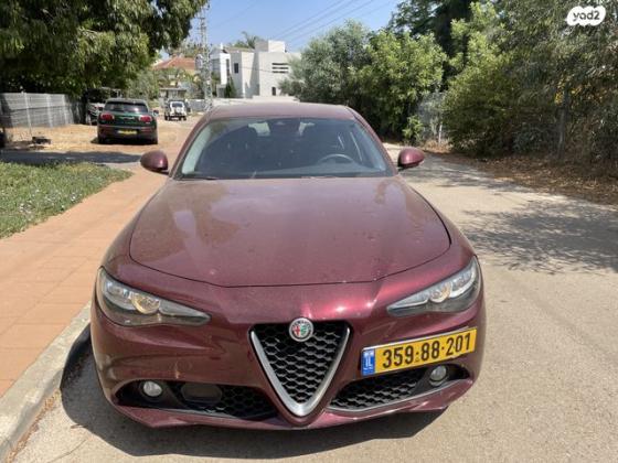 אלפא רומיאו ג'וליה Milano אוט' 2.0 (197 כ"ס) בנזין 2018 למכירה בכפר נטר