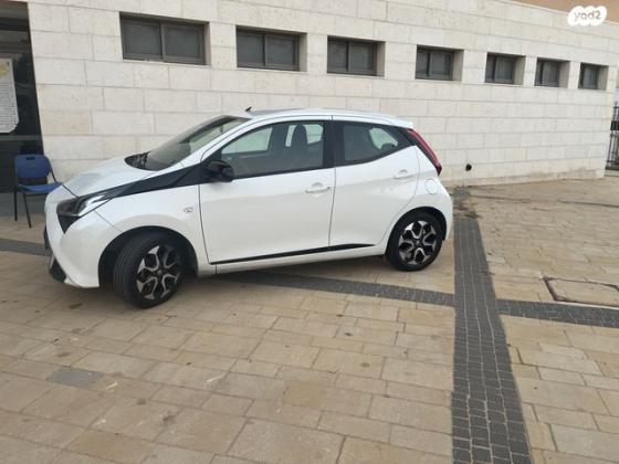 טויוטה אייגו (AYGO) X-Play אוט' 1.0 (72 כ''ס) בנזין 2020 למכירה בכפר יונה