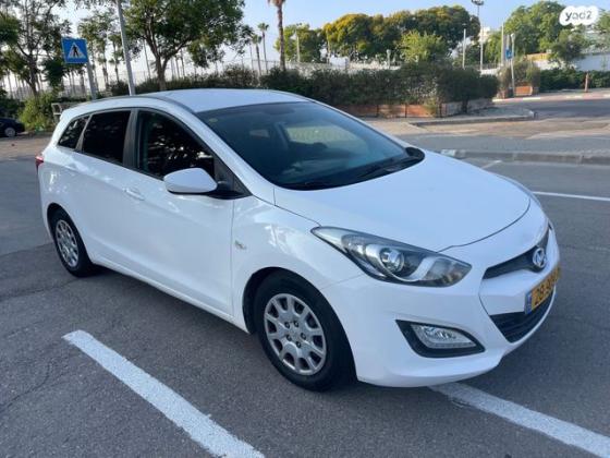יונדאי i30CW a בנזין 2014 למכירה ברחובות
