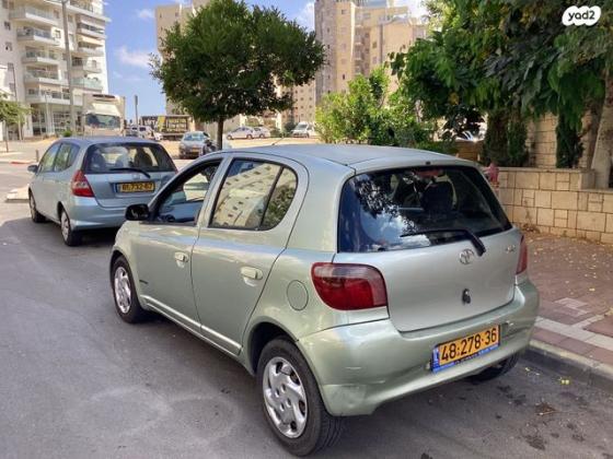 טויוטה יאריס Sol אוט' 1.3 (87 כ''ס) בנזין 2002 למכירה בחולון