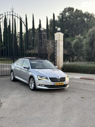 סקודה סופרב (עד 2019) Exclusive אוט' 1.8 (180 כ"ס) בנזין 2019 למכירה בעכו
