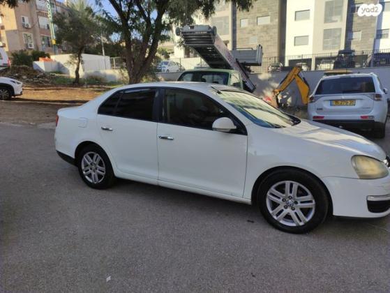 פולקסווגן ג'טה Trendline אוט' 1.6 (102 כ''ס) בנזין 2008 למכירה בטבריה