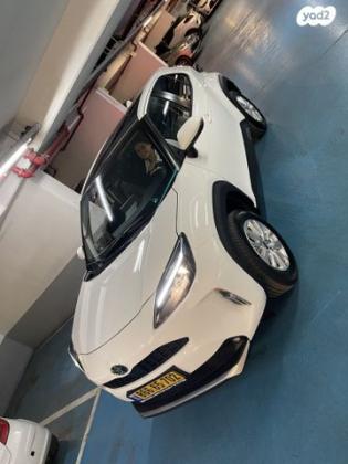 טויוטה יאריס קרוס Sky אוט' 1.5 (125 כ''ס) בנזין 2022 למכירה במבשרת ציון