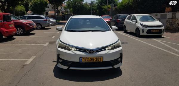 טויוטה קורולה 50th Edition אוט' 1.6 (132 כ"ס) בנזין 2018 למכירה בפתח תקווה