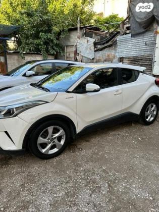 טויוטה C-HR Club הייבריד אוט' 1.8 (98 כ''ס) בנזין 2018 למכירה בתל אביב יפו