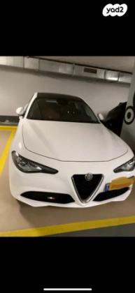 אלפא רומיאו ג'וליה Milano Speciale אוט' 2.0 (197 כ"ס) בנזין 2018 למכירה בתל אביב יפו