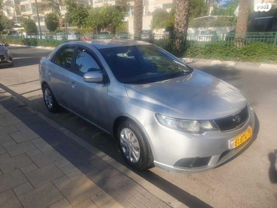 קיה פורטה EX אוט' 1.6 (126 כ''ס) בנזין 2012 למכירה בקדימה צורן