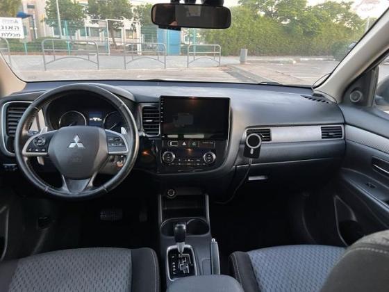 מיצובישי אאוטלנדר Instyle אוט' 7 מק' 2.0 (150 כ"ס) בנזין 2015 למכירה בחולון