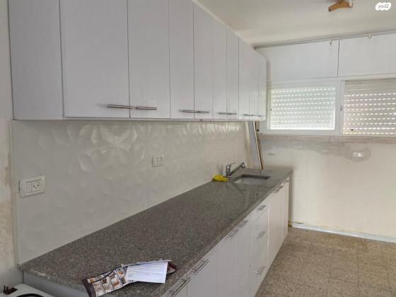 ליאון בלום 27 (רמת הדר)