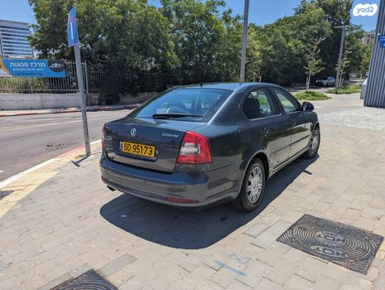 סקודה אוקטביה Ambiente אוט' 1.4 (122 כ''ס) בנזין 2011 למכירה בחולון